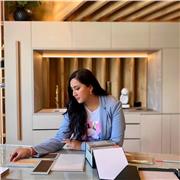Soy Arquitecta interiorista con más de 5 años de experiencia entre diseño de mobiliario, ventas y fundadora de mi propio estudio